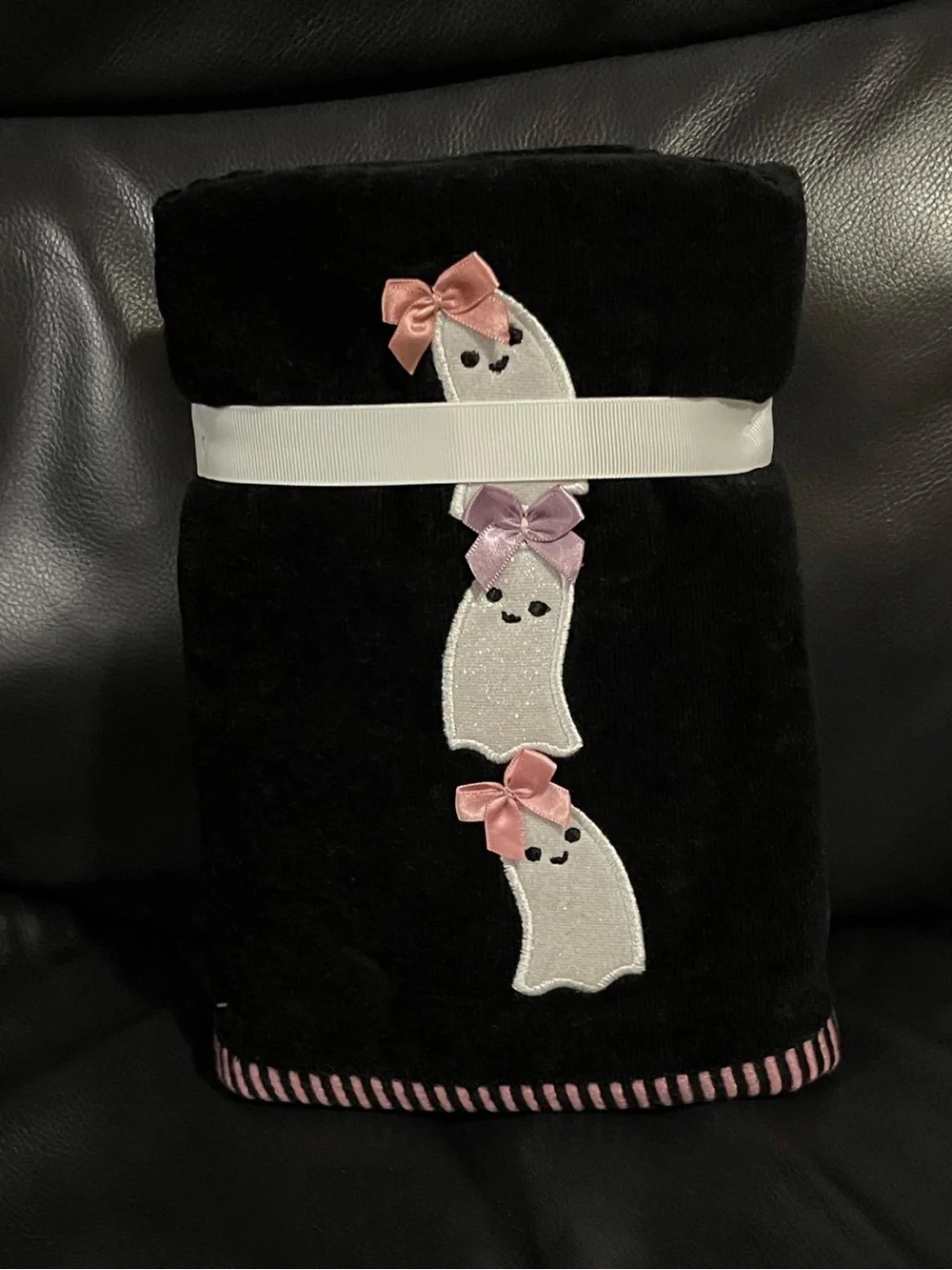 Halloween Ghosts with Bows Hand Towels (2) Halloween Ghost Towels